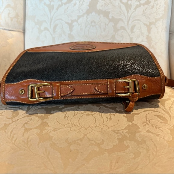 vintage black & tan Dooney & Bourke leather Crossbody bag. EUC - Picture 3 of 13